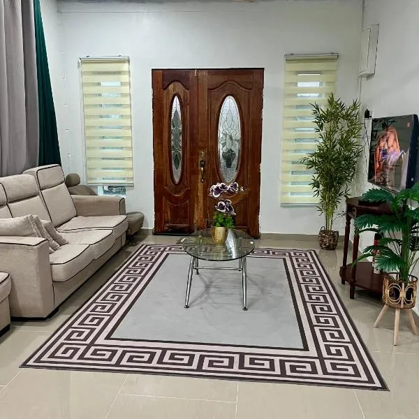 TIARA INN Homestay 2 Tingkat Pontian Johor, hotel v destinaci Pontian Besar