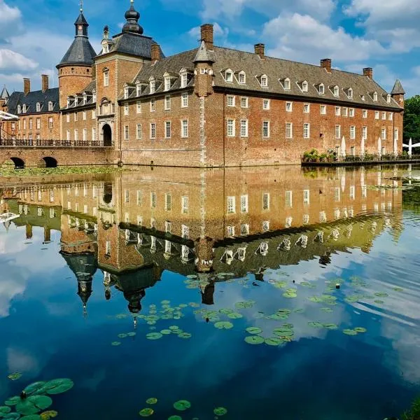 Romantik Parkhotel Wasserburg Anholt, hotel v destinaci Isselburg