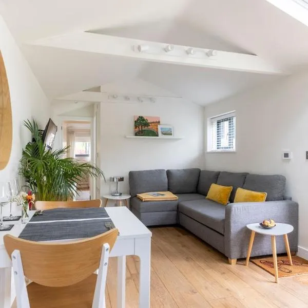 Self contained 1 bed house v near centre, parking, hotel v destinaci Bath
