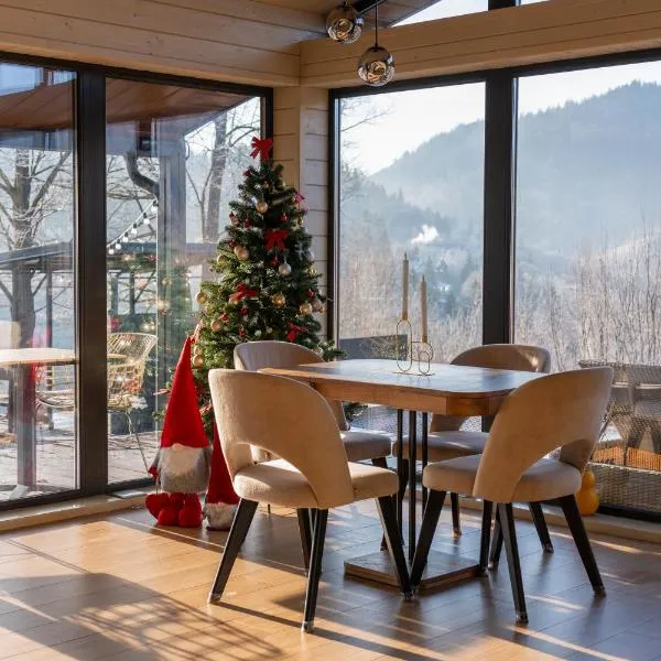 Mirest - котеджі в горах із чаном-джакузі, khách sạn ở Slavske