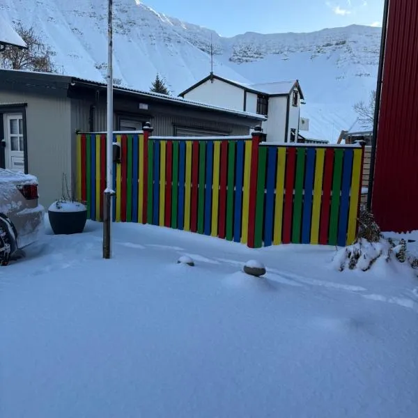 Newly renovated house in the old part of Isafjordur, hótel á Ísafirði
