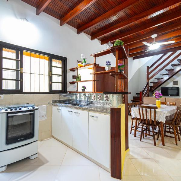 Casa Gomes com 3 suítes e ar-condicionado até 12 pessoas em Ubatuba Itaguá