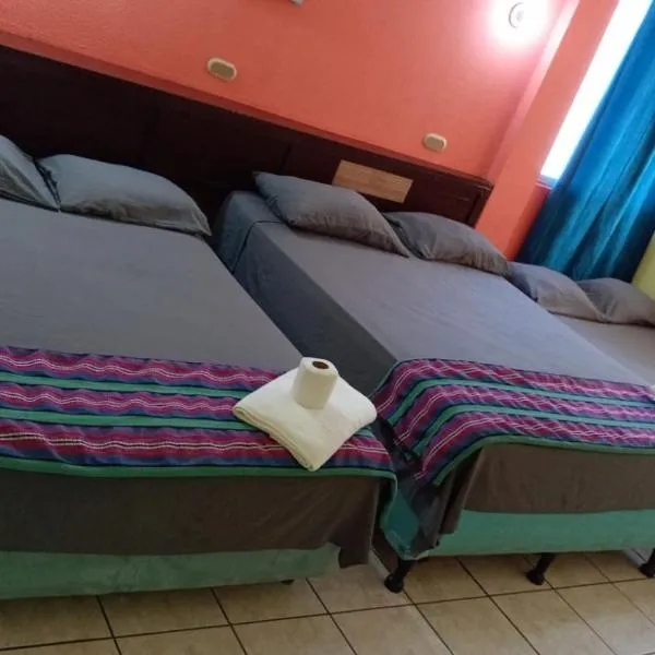 Hotel Green Monkey, khách sạn ở Flores