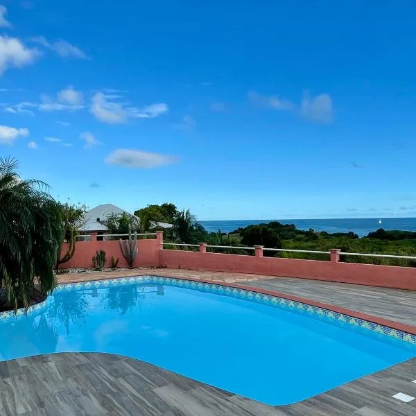 Charmant T3 en haut de villa, vue panoramique sur la mer, hotel v destinaci Le Gosier