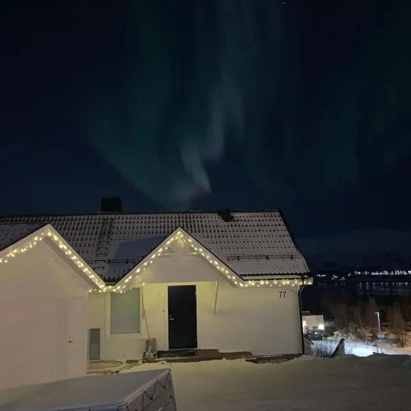 Cozy apartment in Hamna, hotel v destinaci Tromsø