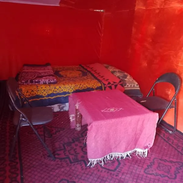 Travel Oasis Merzouga Camp, hotel di Merzouga