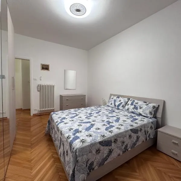 Novella City Home, hotel v Terstu