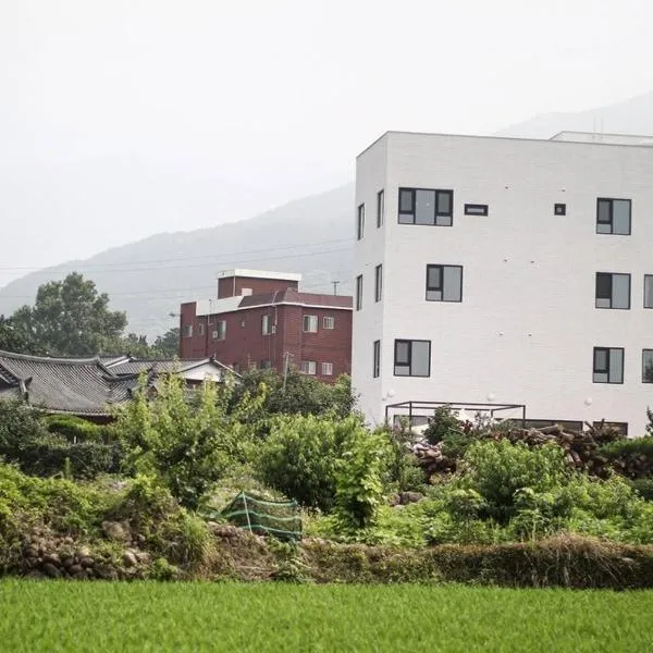 Stay Jirisan Ahchim, hotel v destinaci Gurye
