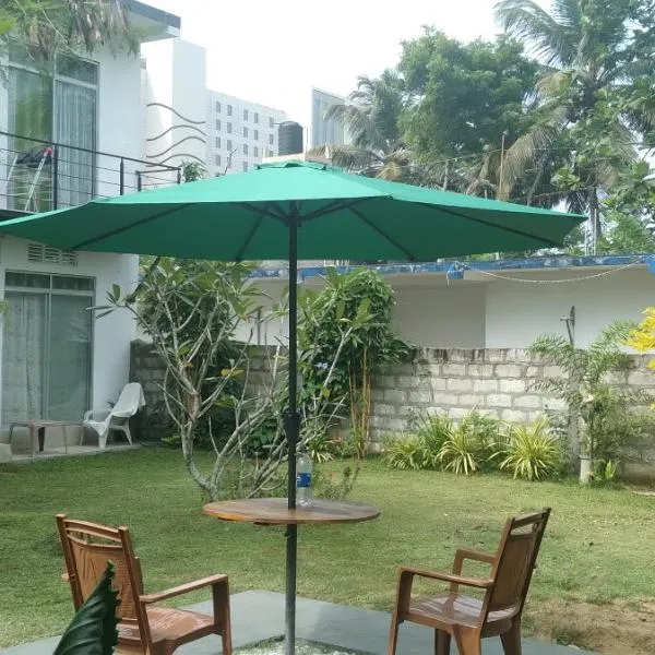 Sun Beach Villa, hotel in Weligama