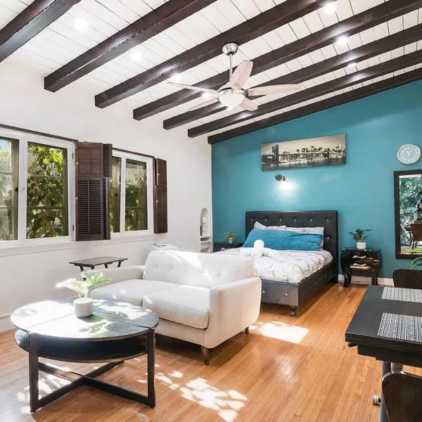 Comfortable Beverly Hills Studio Near Rodeo Drive