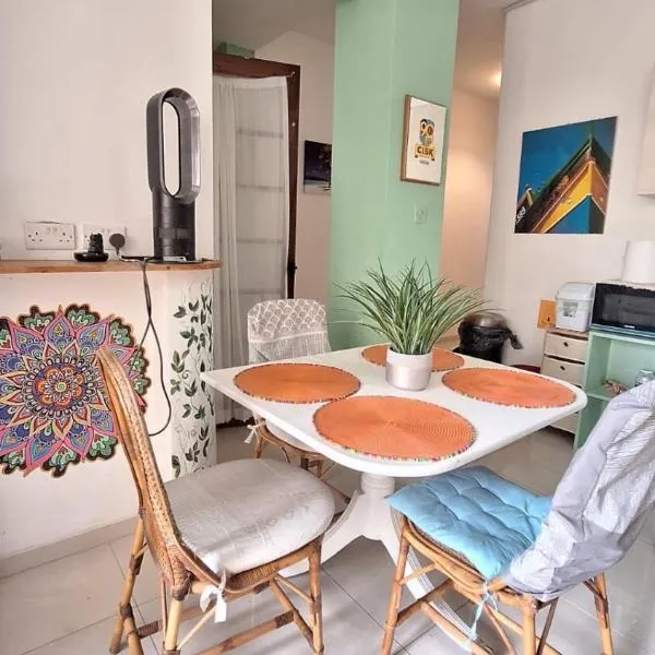 Central Apartament 4b near to seafront Ta Xbiex, hotel in Taʼ Xbiex