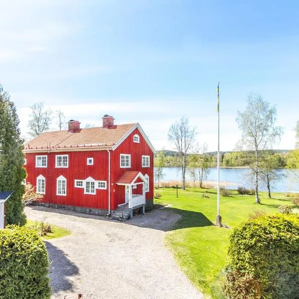 Central Lakefront Retreat, hotel in Hagfors