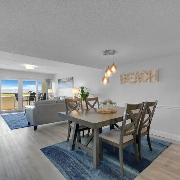 Ocean Front Condo With Pool Ground Floor, hotel en St. Augustine