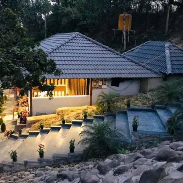 The Mountain Shades Resort, hotel in Madikeri