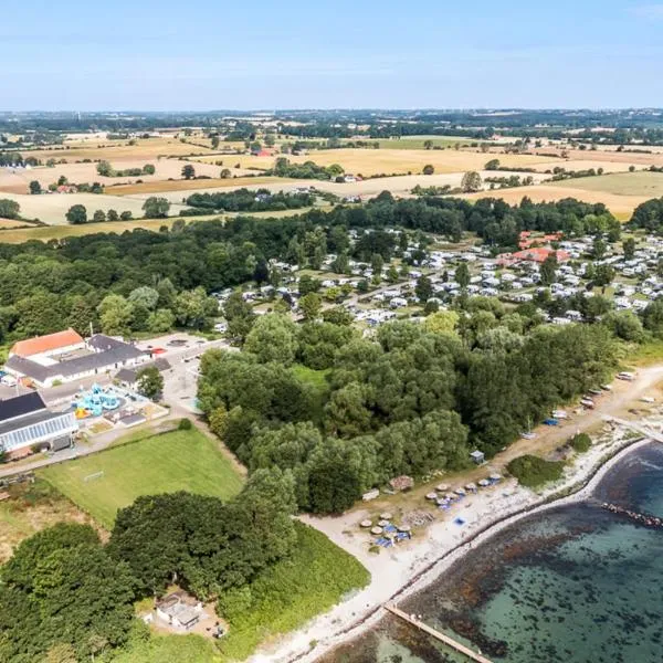 First Camp Bøsøre Strand Feriepark, hotel v destinaci Hesselager