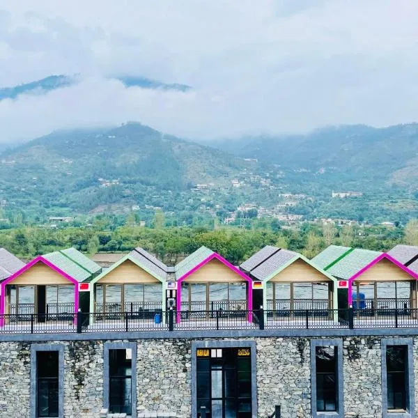 IYI Luxury Inn Swat – hotel w mieście Swat