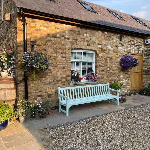 The stable near the business park tube Harry Potter airports, hotel in Croxley Green
