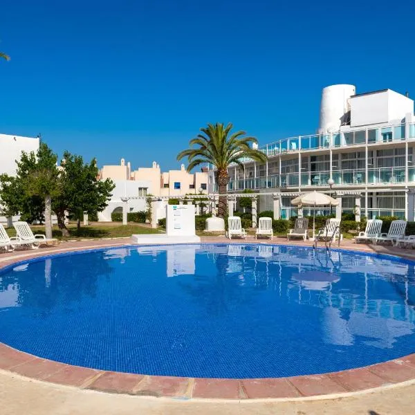 Aparthotel Vibra Club Maritim, hotel v destinaci Enseada de San Antonio