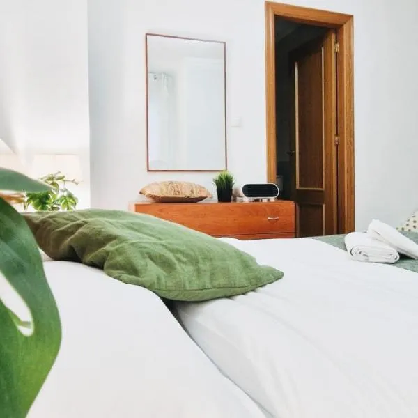 Apto Familiar en Alicante, 4 Pax, 3 Camas, 2 Baños, hotel in Elche