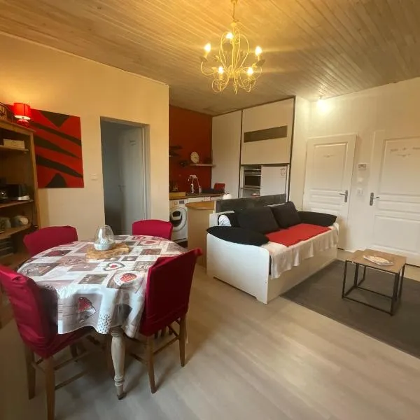 Ravissant T2, Cl 3 étoiles, 3 pers et 1 enf , 3 lits, parking et patio, hotel v destinácii Saint-Sever