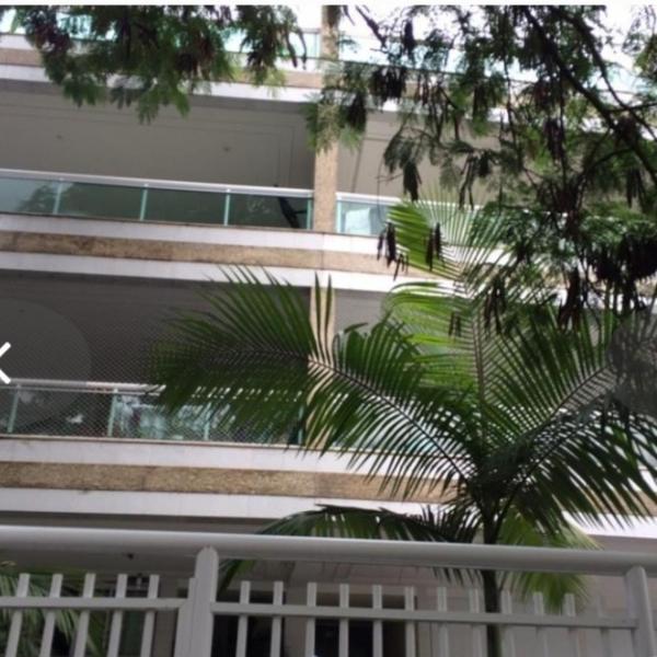 8 a 10 minutos a pe para praia Posto9