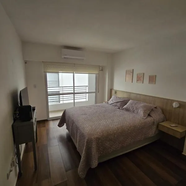 Monumento y Río - Parking privado con costo adicional, hotel in Rosario