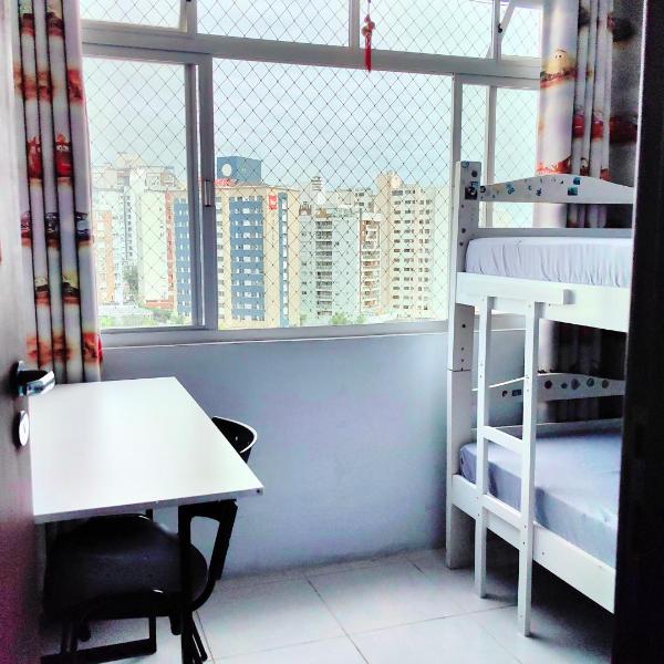 Apartamento no centro do Florianópolis. todos os móveis e ventiladores, Wi-Fi, cozinha completa, Acomoda até 4 pessoas. No coração de Florianópolis perto de tudo! Desfrute do centro e trapeche de beiramar norte de Floripa com uma bela caminhada . - Foto 4