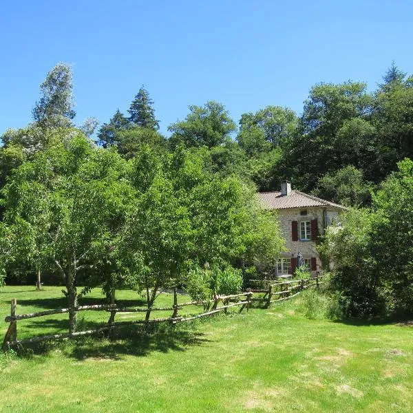 Le Moulin de Pensol - Bed and Breakfast, hotel em Pensol