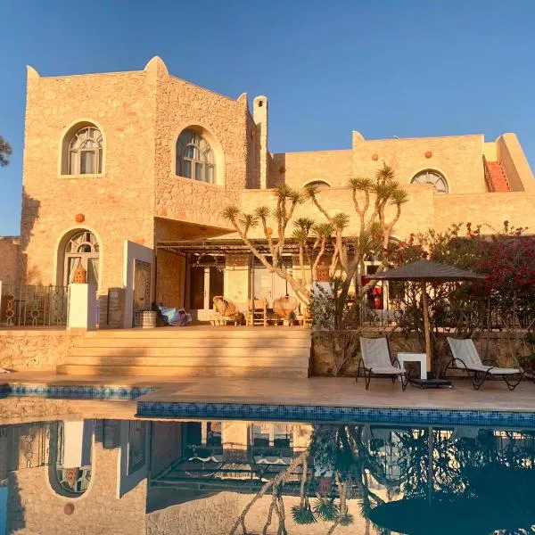 Le Domaine d'Eden - Villa luxueuse, piscine, spa et personnel, hotel in Essaouira