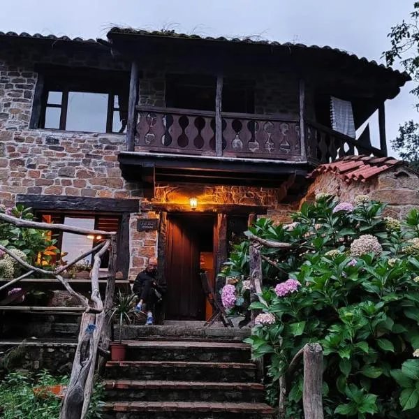 Albergue De Soba, отель в городе Лавин