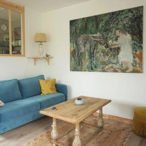 Le petit logis, hotel in La Châtaigneraie