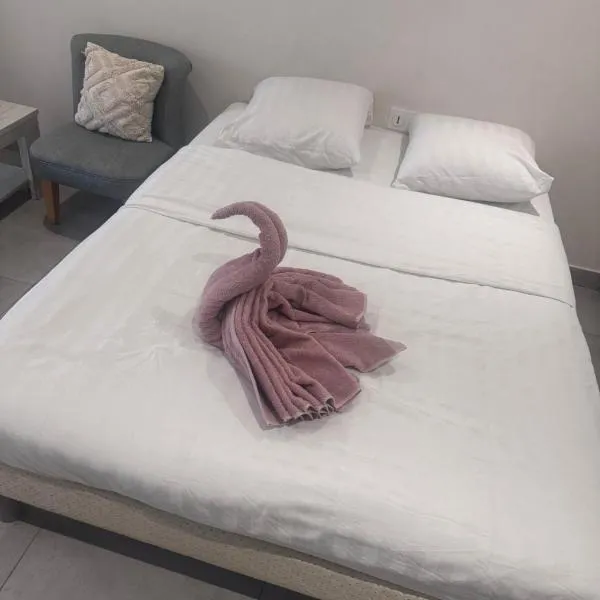 Studio en centre ville, hotel in Montceau-les-Mines