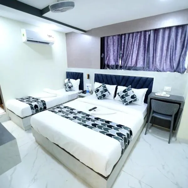 N M Hotel Nr kokilaben Hospital, hotel v Bombaji