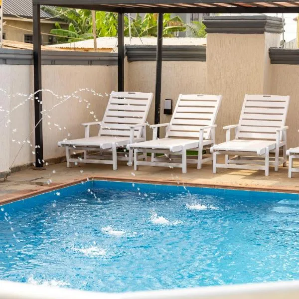 Luxecom Apartments, hotel v destinaci Ashalebotwe