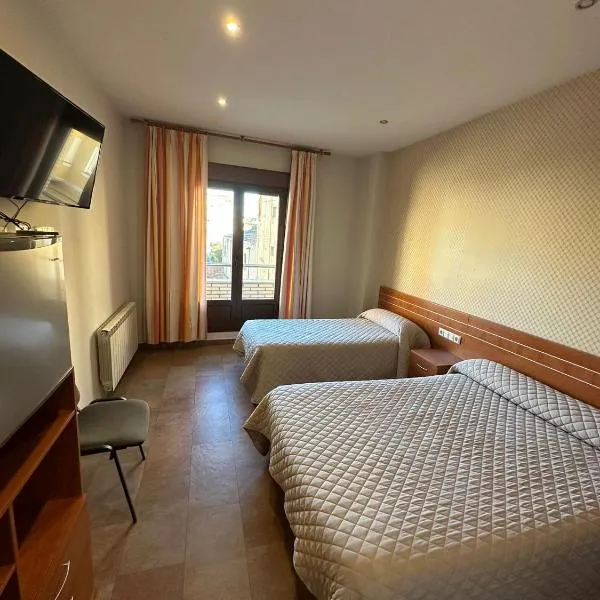 Hostal Venecia, hotel Monzónban