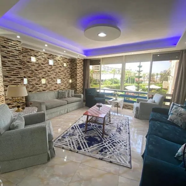 Salah Eldin 2 bed rooms Super Lux Chalet apartment , Garden&sea view, first floor , Family only سوبر لوكس شاليه دور اول المعموره الشاطىء بجوار المنتزه Mamoura Alexandria مع كارنيهات الدخول طول السنه و الشاطىء الخاص من اول مايو لنهايه اكتوبر للعائلات فقط, hotel v destinaci Alexandria