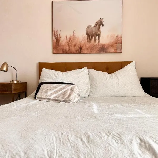 Starlight Western Room, hotel in Hemet