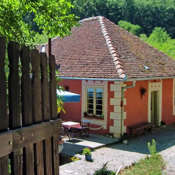 Ethno Village Slatkovac, hótel í Aleksandrovac