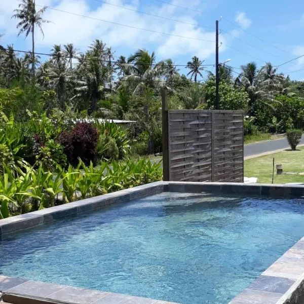 Mara'ai le spot Tubuai Chambre triple Taahueia Deluxe SDB privée avec piscine, hotel v Tubuai