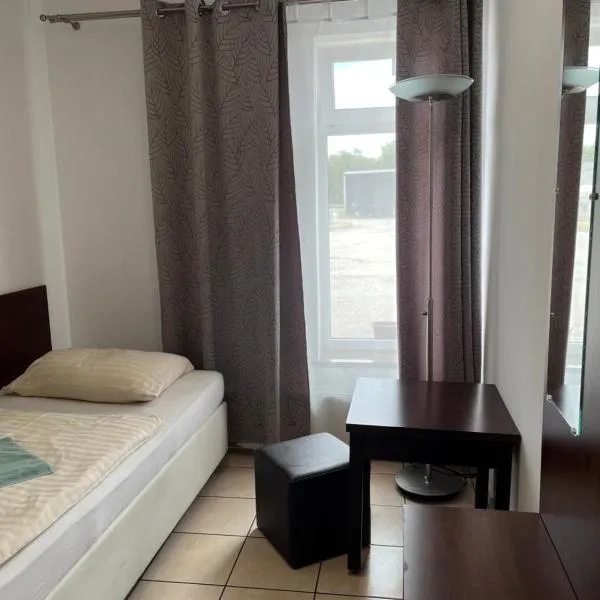 Motel w Łące, hotel v destinaci Bolesławiec