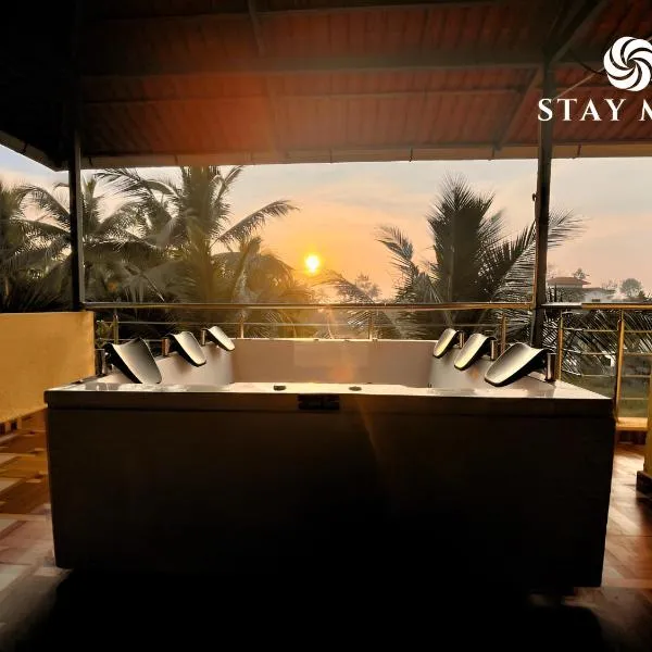 StayMist - Ocean Lemon Pool Villa with Jacuzzi, hotel in Alibaug