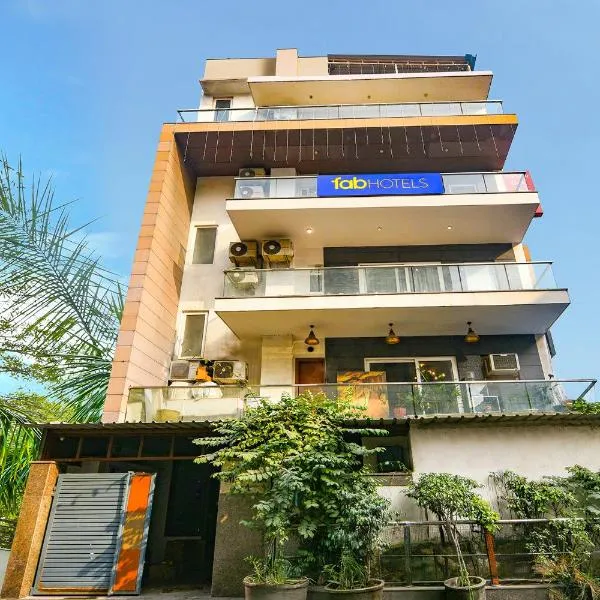 FabHotel Silver Oak BnB - Nr Yashobhoomi Convention Centre, hotel v destinaci Jāmb