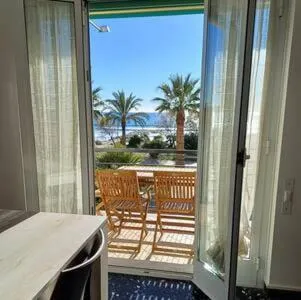 Rivamare 3 Bilocale Fronte Mare, ξενοδοχείο σε Marina dʼAndora