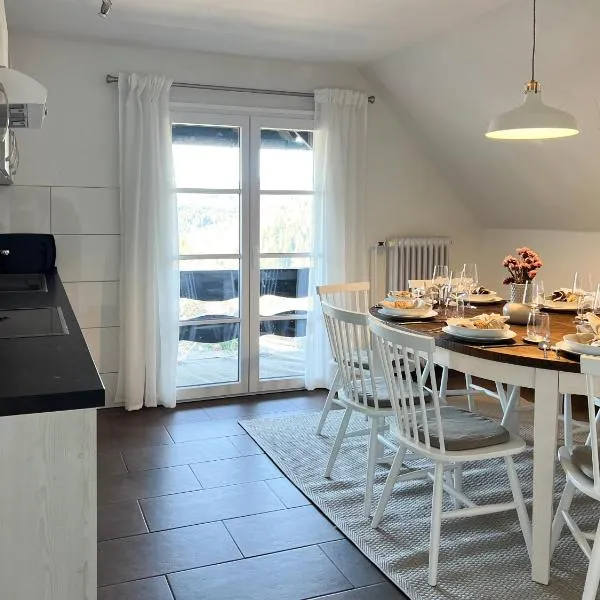 100qm Feldbergblick Apartment - Villa Hubertus – hotel w mieście Feldberg