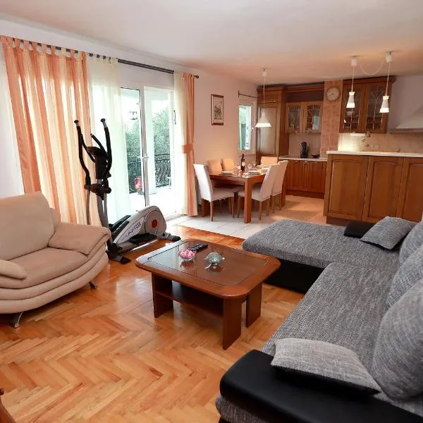 Family, hotel a Trogir