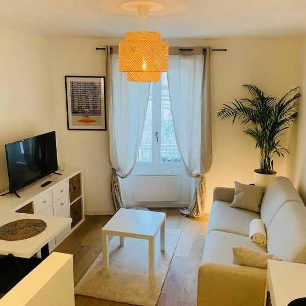 Studio Downtown Private Parking – hotel w mieście Montlhéry