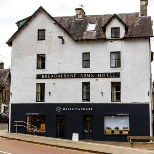 The Breadalbane Arms Room Only Hotel、アバーフェルディのホテル