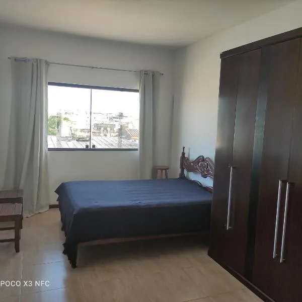 Excelente suíte próximo ao centro, hotel v destinaci Itaperuna