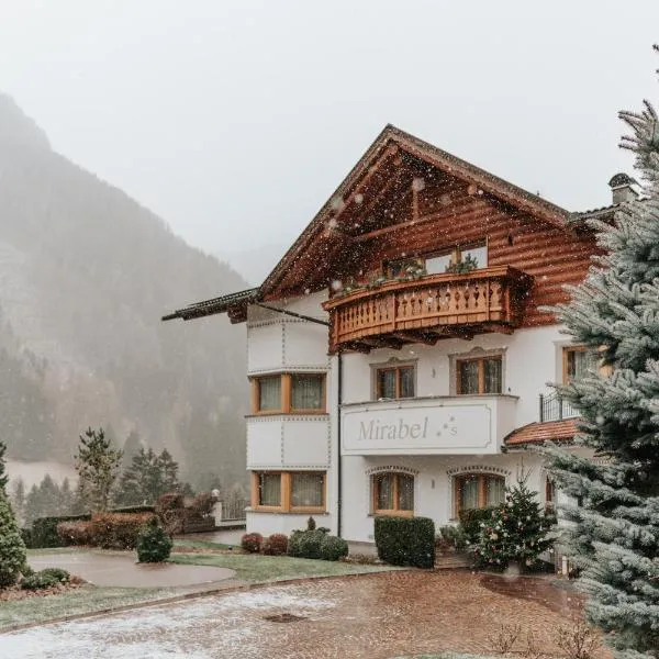 B&B Hotel Mirabel, hotel in Ortisei