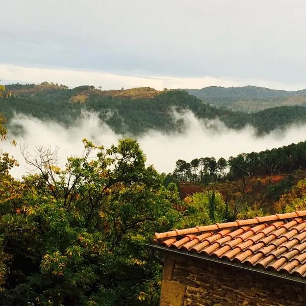 Petite terrasse en Cévennes, hotel v destinácii Peyremale